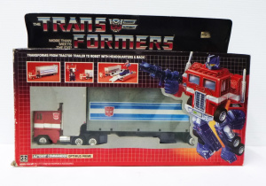 Lot 119 - Original 1984 Transformers Autobot Commander Optimus Prime in Original