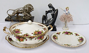 Lot 128 - Group lot of assorted items inc, Silver Plated Lion on a Marble Base w