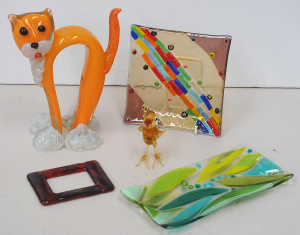 Lot 148 - Group lot - Vintage & Modern Colourful Glass - Italian & other