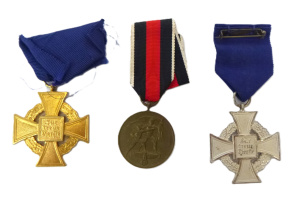 Lot 175 - 3 x vintage WW2 German medals - 1938 Sudetenland Medal marked to back
