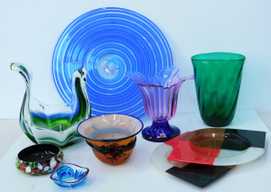 Lot 179 - Group lot of Art Glass & Coloured glass inc Blue & Lilac Vase