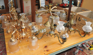 Approx 7 x Assorted Chandeliers, Light Fittings & Glass Shades