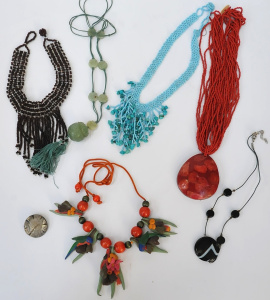 Lot 43 - Group lot vintage jewellery inc Gum nuts& parrots with wooden beads