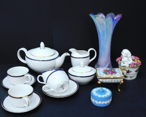 Lot 109 - Group lot - Quality china - Royal Doulton New Romance pattern Teaset f Lot 109 - Group lot - Quality china - Royal Doulton New Romance pattern Teaset f