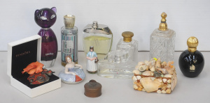 Lot 113 - Group Lot of Vintage and Modern Ladies Items inc Perfume Bottles and A Lot 113 - Group Lot of Vintage and Modern Ladies Items inc Perfume Bottles and A