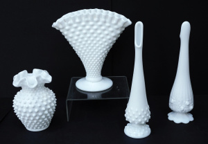 Lot 164 - Lot of 5 Fenton Milk Glass Vases inc Fan Vase, Bud Vases etc - Tallest