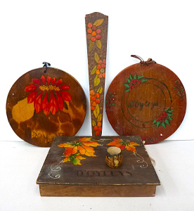 Lot 194 - Group lot of Vintage Australian Pokerwork wooden items inc, page turne Lot 194 - Group lot of Vintage Australian Pokerwork wooden items inc, page turne