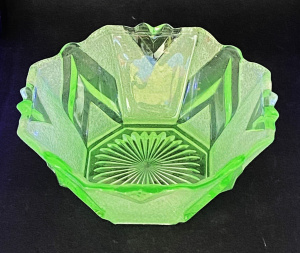 Lot 212 - Art Deco Uranium Glass Bowl - Geometric frosted & clear panels 13c Lot 212 - Art Deco Uranium Glass Bowl - Geometric frosted & clear panels 13c
