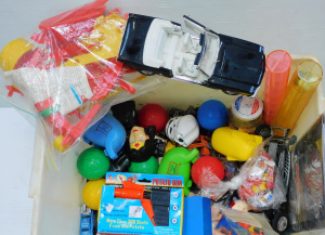 Lot 8 - Box lot of vintage, retro, and modern toys inc die-cast cars (Matchbox a