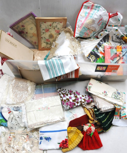 Lot 15 - 2 x Boxes Vintage & Retro Napery inc Boxed hand painted Damask Tabl