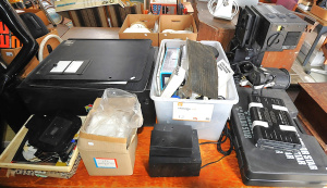 Lot 50 - Group Lot of Photographic Development Equipment & Accessories incl Lot 50 - Group Lot of Photographic Development Equipment & Accessories incl