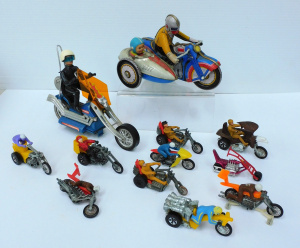 Lot 113 - Group lot of vintage Mattel Rumbler, pressed tin and other motorcycle