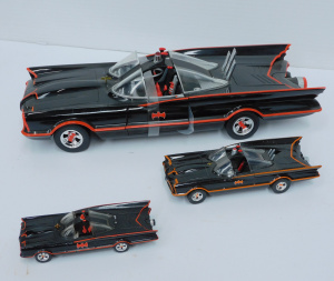 Lot 118 - 3 Die-cast scale models of the Batmobile from the 1966 TV show by Hotw Lot 118 - 3 Die-cast scale models of the Batmobile from the 1966 TV show by Hotw