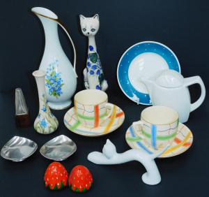 Lot 149 - Group lot Retro - Mid Century inc White stylised stretched cat, Cat wi