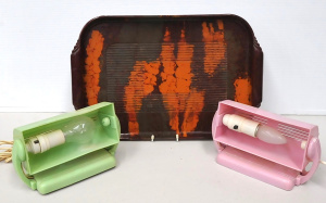 Lot 164 - 3 x pieces vintage Bakelite - Green & Pink Duprite 'Baroness' clip Lot 164 - 3 x pieces vintage Bakelite - Green & Pink Duprite 'Baroness' clip