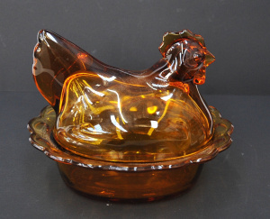 Lot 210 - Hen on Nest Vintage Amber Glass Covered Dish 21cm W