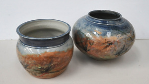 2 pces Australian Huntly Studio Pottery inc Jardiniere & Matching Vase with