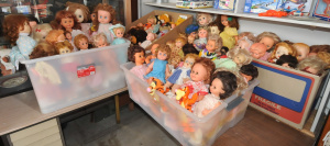 Lot 24 - 5 x X-Large Boxes Vintage Dolls & Soft Toys inc Ideal, Miniature -