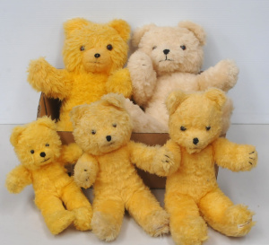 Lot 92 - Group lot 5 x Vintage Jakas Toys Teddy Bears 30-45cm H