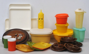 Lot 105 - Group Retro Homeware Plastics inc Yellow Sleep eye Sauce dispenser, Tu