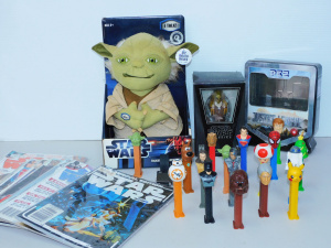 Lot 106 - Group lot inc Star Wars - Boxed Yoda Talking Soft toy, Watch, Boxed Ki