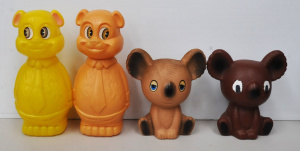 Lot 131 - 4 x Vintage Allens - Melbourne Plastic Money boxes inc 2 Bruno & 2