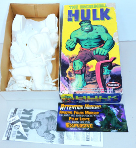 Lot 135 - Unmade boxed Incredible Hulk model kit by Polar Lights c2003 boxed len