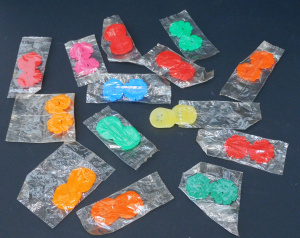 Lot 223 - Group lot of unopened Kellogg's Whirligig cereal toys inc Widewheels a