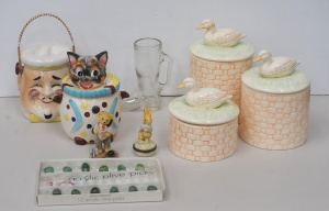 Group lot Retro items inc Japanese Ccook Biscuit Barrel, Cat Biscuit Barriel (af Group lot Retro items inc Japanese Ccook Biscuit Barrel, Cat Biscuit Barriel (af