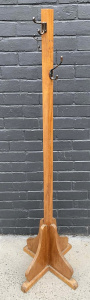 Lot 5 - Light stained oak Arts and Crafts coat stand 168cm H