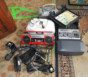 Lot 72 - Lot of incl Mixed Electrical Items incl Peavey Messenger Portable Sound