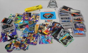 Lot 105 - Group of retro collectables inc lenticular and holographic Star Wars T
