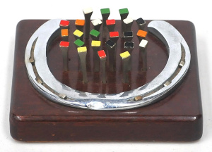 Lot 163 - Vintage Horse Shoe Cribbage board - Horse show mounted wooden plinth a
