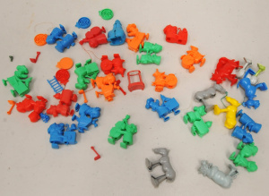 Lot 177 - Large group of vintage Wacky Walker cereal toys - some af