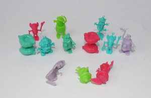 Lot 186 - Group of vintage Funny Fringies cereal toys - some af