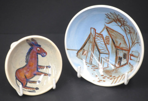 Lot 218 - 2 signed Martin Boyd pin dishes depicting a donkey (8cm D) and farmste