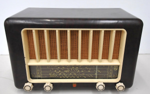 Vintage Items Phillips Bakelite Radio Model 123A