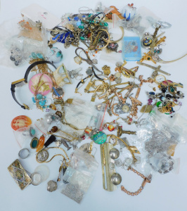 Lot 52 - Box lot of ladies watches inc Art Deco, and costume jewellery