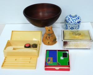 Lot 109 - Mixed lot of vintage items inc a matched pair of Art Deco playing card