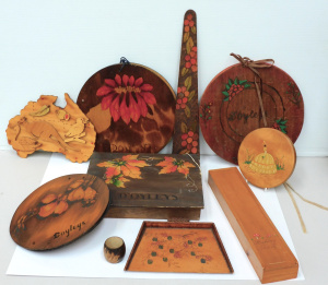 Lot 117 - Australian pokerwork and painted timber items inc crumb tray, wall pla