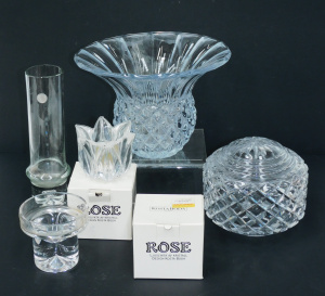 Lot 120 - Group of quality glass and crystal inc vintage pineapple vase, Darting