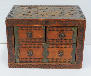 Lot 137 - Vintage ornately carved box with hereldic imagery inc griffin and lion
