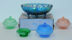 Lot 153 - Group lot of Coloured glass inc Art Deco Davidsons Green cloud glass s