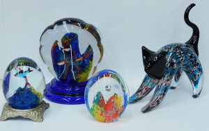 Lot 168 - 4 pces Glass inc Art Glass Cat - Teal, White & Black body - Black