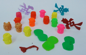Lot 185 - Mixed group lot of vintage and modern cereal toys inc Stretch Pets, To