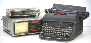 3 x Vintage Items incl Remington Portable Typewriter, Hanimex CTV6 Portavision P