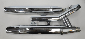 Lot 95 - Yamaha 4VR-1VR-2 2-piece motorcycle exhaust for Dragstar 650