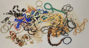 Lot 107 - 2 x small boxes heaps vintage & modern Costume Jewellery - Faux pe