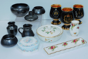 Lot 148 - Group lot English Ceramics inc Prinknash Pottery Metallic Glaze Candle