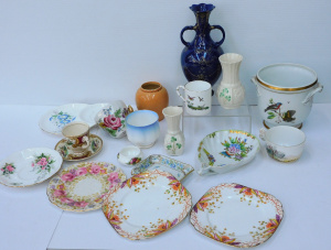 Lot 186 - Group lot quality China inc Herend, Belleek, Carlton Ware, Royal Alber